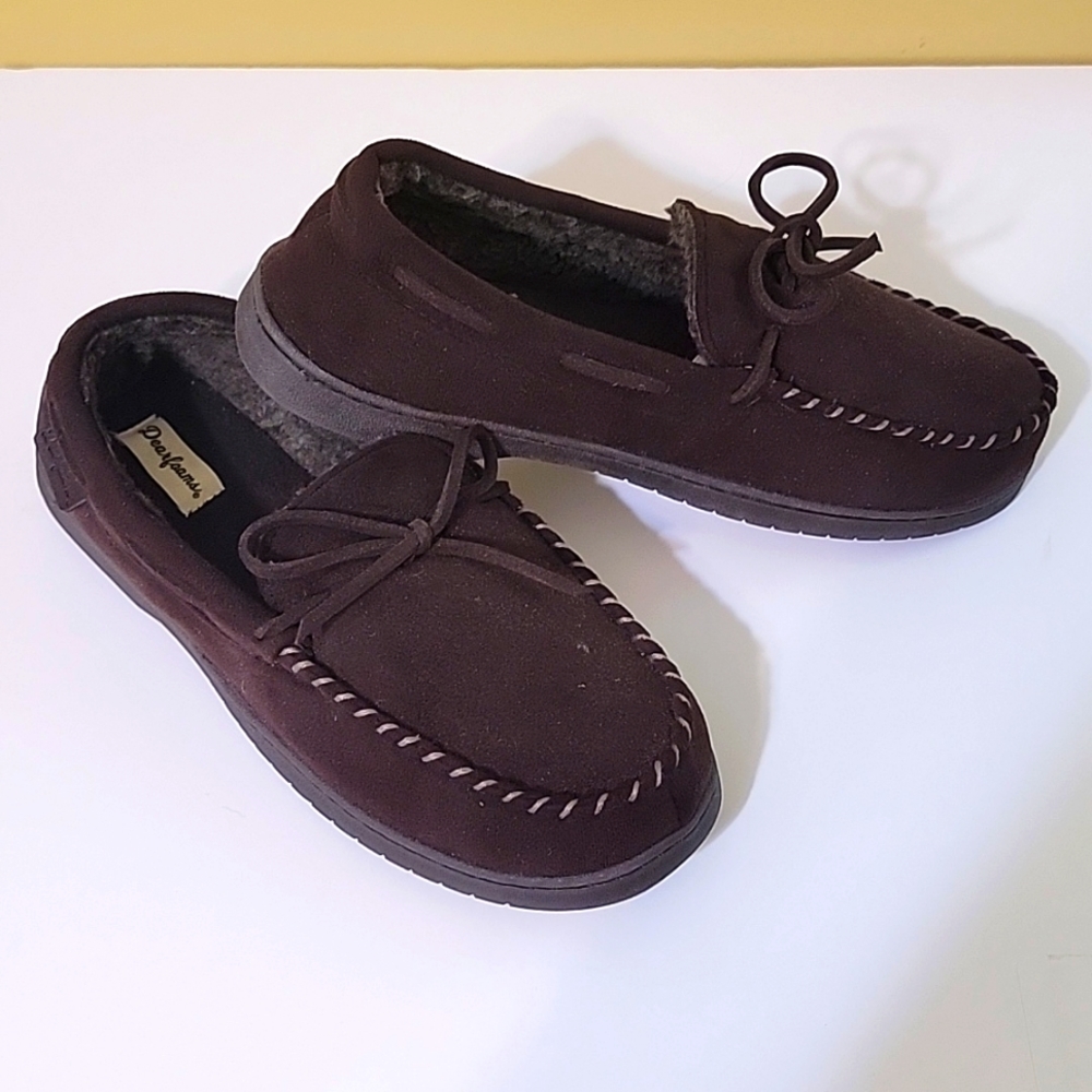 NWOT Men's Dearfoams Slippers, Dark Brown, Size 9-10 (Medium)